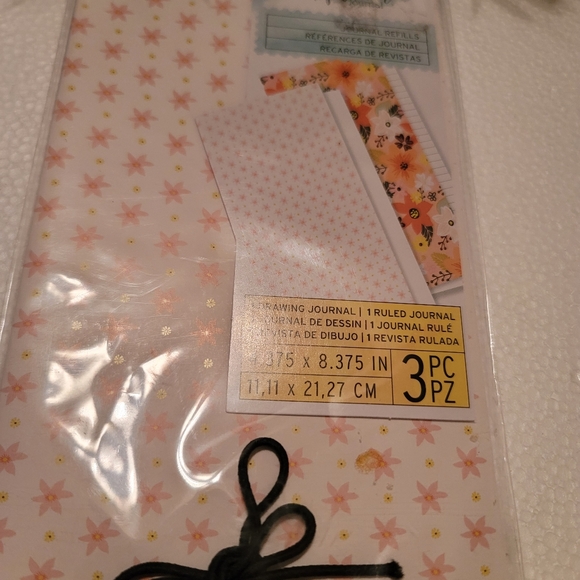 Notebooks and Folders - Picture 2 of 3